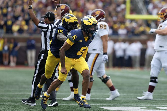 Ernest Hausmann (15) and Brandyn Hillman (6)