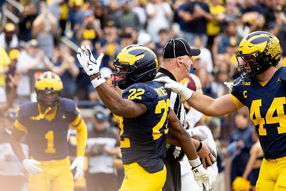 Donaven McCulley (1), Justice Haynes (22), and Max Bredeson (44)
