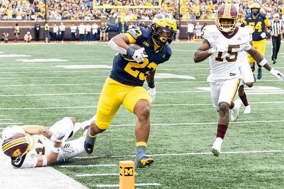 Jordan Marshall (23) and Andrew Sprague (54)