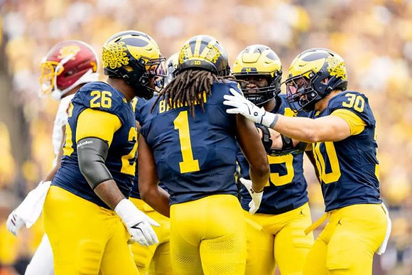 Rayshaun Benny (26), Jaishawn Barham (1), and Jimmy Rolder (30)