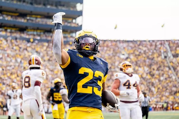 Nathan Efobi (55) and Jordan Marshall (23)