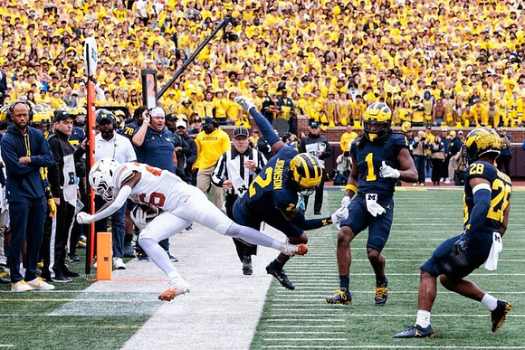 Will Johnson (2), Jaishawn Barham (1), and Quinten Johnson (28)
