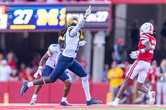 Cameron Brandt (9) and Jaishawn Barham (1)