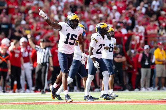 Ernest Hausmann (15), Jayden Sanders (27), and Brandyn Hillman (6)