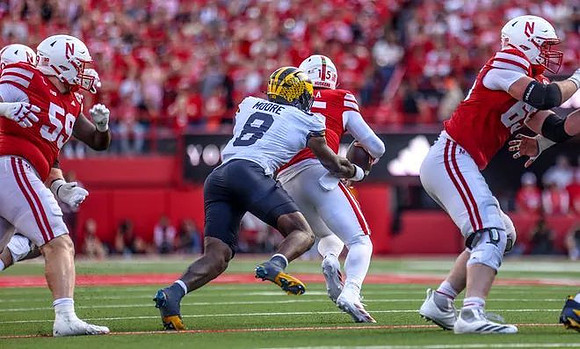 Derrick Moore (8)