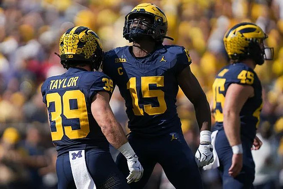 Joe Taylor (39), Ernest Hausmann (15), and Greg Tarr (45)