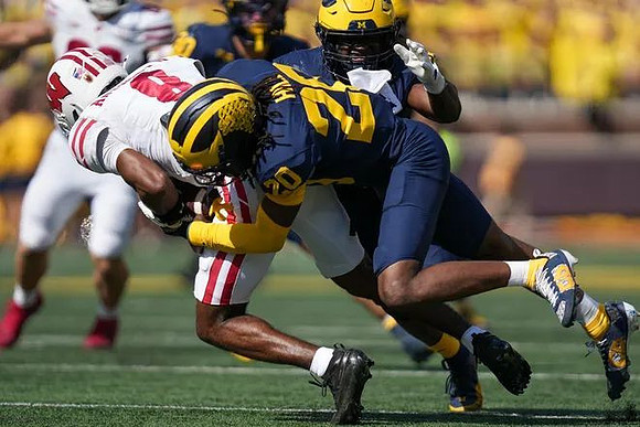 Jyaire Hill (20)