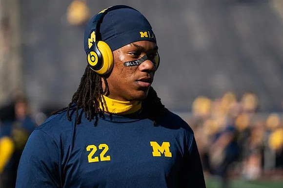Elijah Dotson (22)