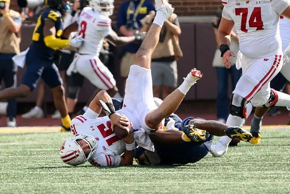 Elijah Dotson (22)