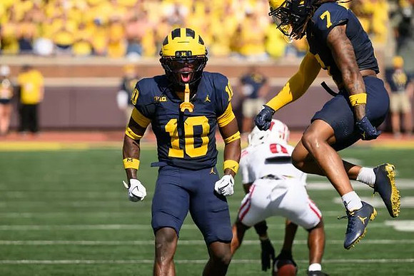 Zeke Berry (10) and TJ Metcalf (7)