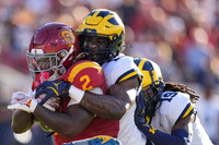 Ernest Hausmann (15) and Rod Moore (19)