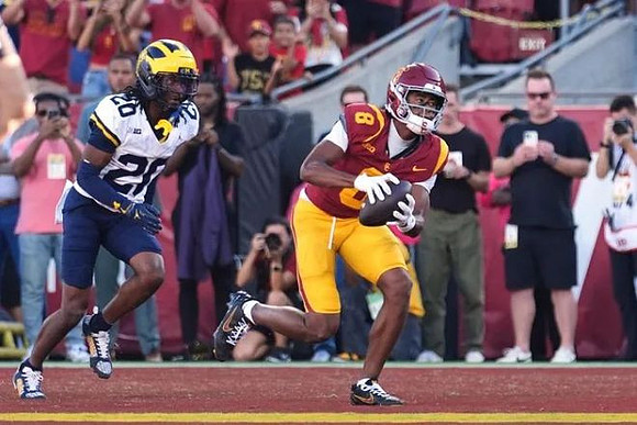 Jyaire Hill (20)