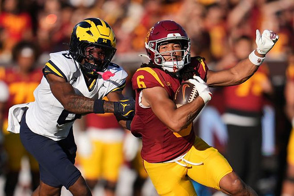 Derrick Moore (8)