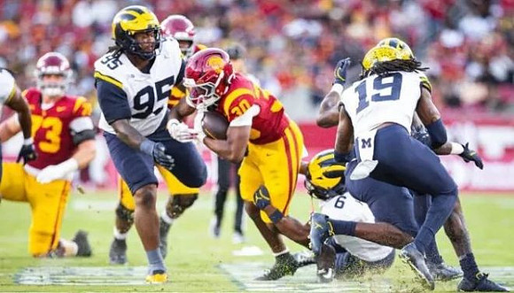 Trey Pierce (95), Brandyn Hillman (6), and Rod Moore (19)