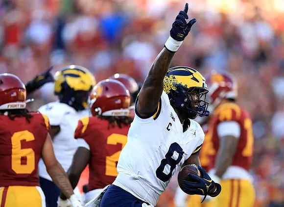 Derrick Moore (8)