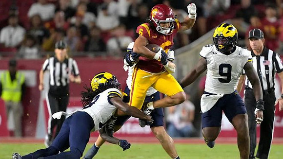 Derrick Moore (8) and Cameron Brandt (9)