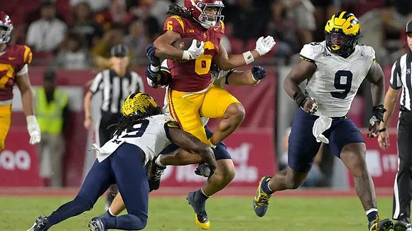 Rod Moore (19) and Cameron Brandt (9)