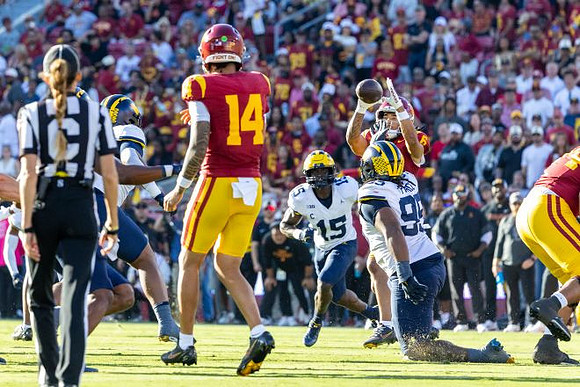 Ernest Hausmann (15) and Trey Pierce (95)