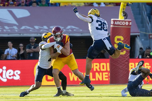 TJ Metcalf (7) and Jimmy Rolder (30)