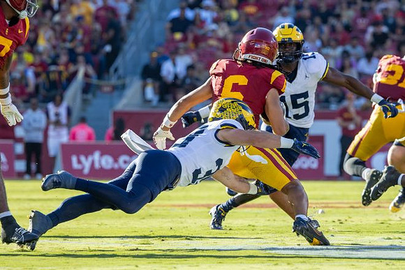Dominic Nichols (33) and Ernest Hausmann (15)