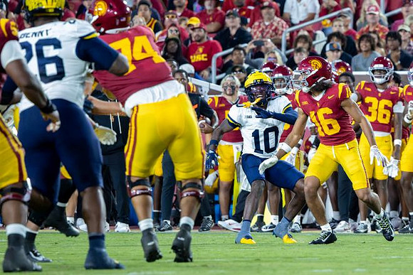 Rayshaun Benny (26) and Zeke Berry (10)