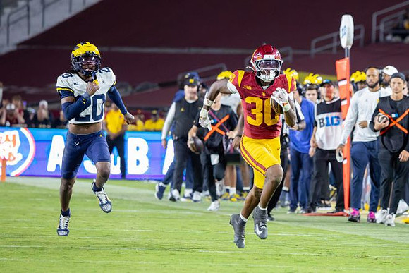 Jyaire Hill (20)