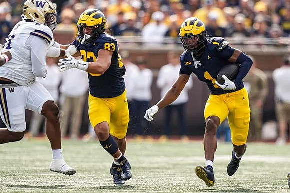 Zack Marshall (83) and Donaven McCulley (1)
