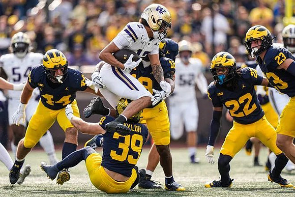 Max Bredeson (44), Joe Taylor (39), Troy Bowles (18), Elijah Dotson (22), and Cole Sullivan (23)