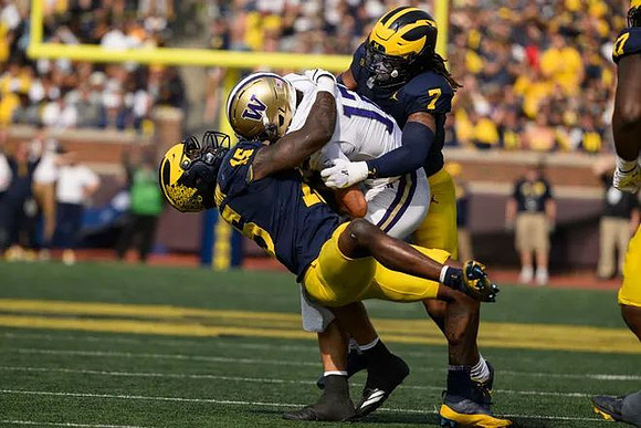 Ernest Hausmann (15) and TJ Metcalf (7)