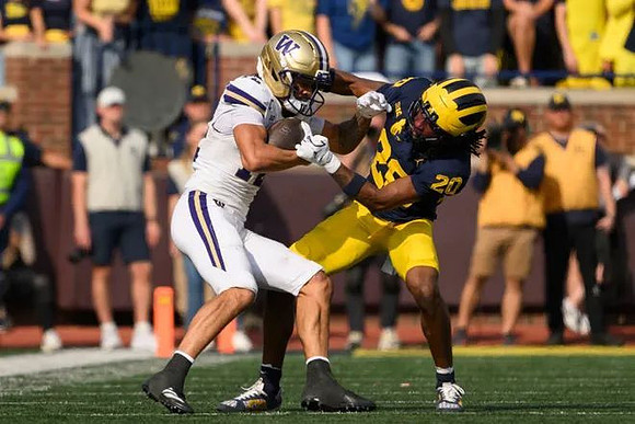 Jyaire Hill (20)