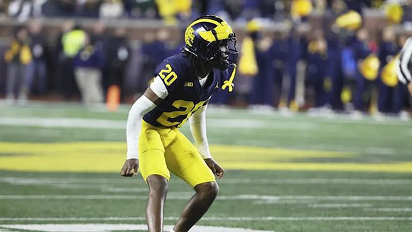 Jyaire Hill (20)