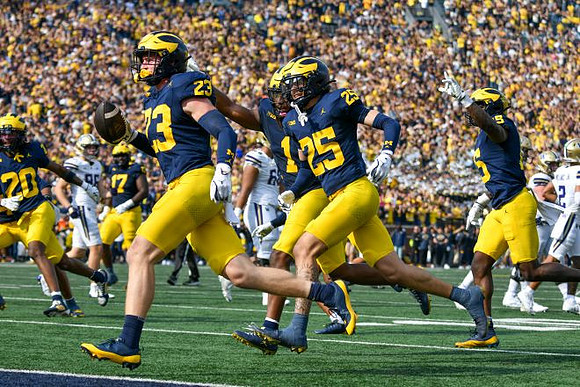 Cole Sullivan (23), Jyaire Hill (20), Ernest Hausmann (15), and Jaishawn Barham (1)