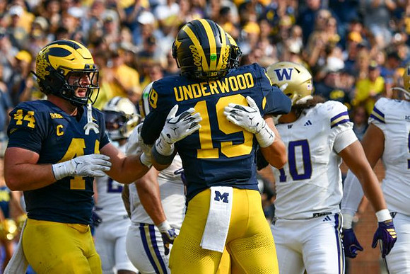 Max Bredeson (44) and Bryce Underwood (19)