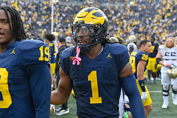 Bryce Underwood (19) and Donaven McCulley (1)