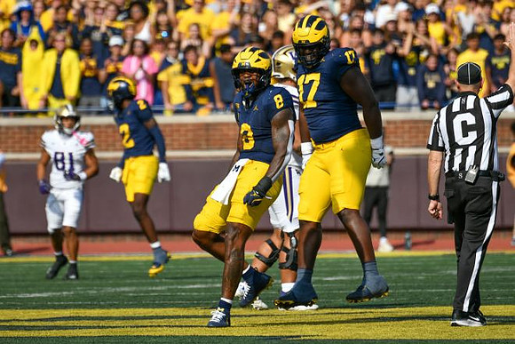 Shamari Earls (2), Derrick Moore (8), and Enow Etta (17)