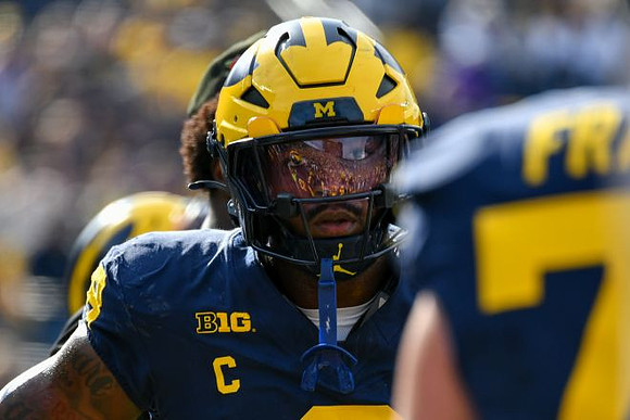 Derrick Moore (8)
