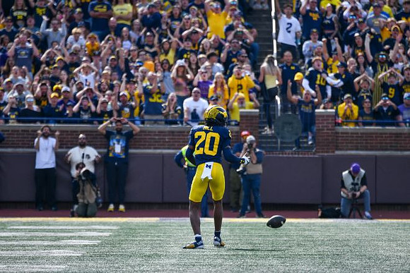 Jyaire Hill (20)