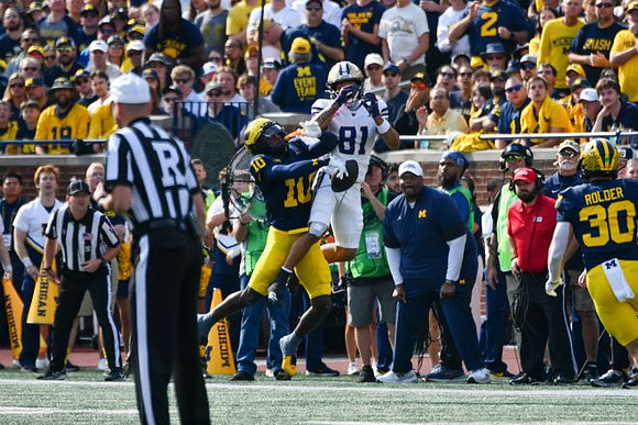 Zeke Berry (10) and Jimmy Rolder (30)