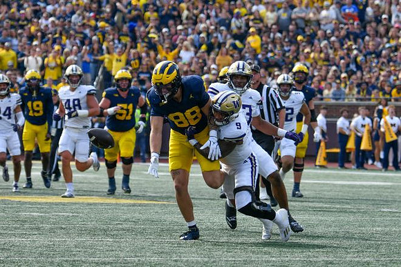 Bryce Underwood (19), Greg Crippen (51), and Deakon Tonielli (88)