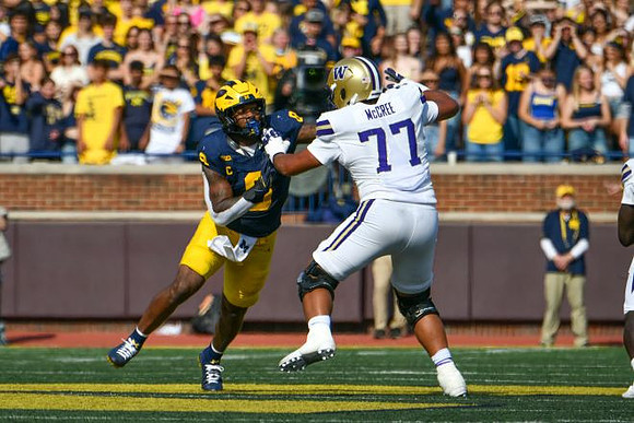 Derrick Moore (8)