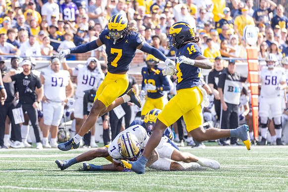 TJ Metcalf (7) and Jordan Young (14)