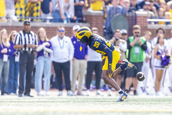 Jyaire Hill (20)