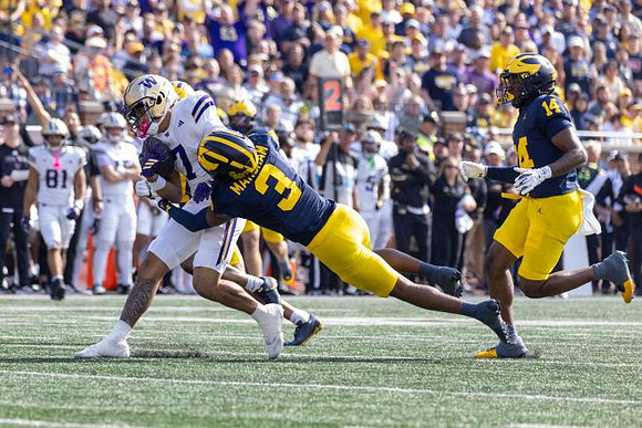 Jaden Mangham (3) and Jordan Young (14)