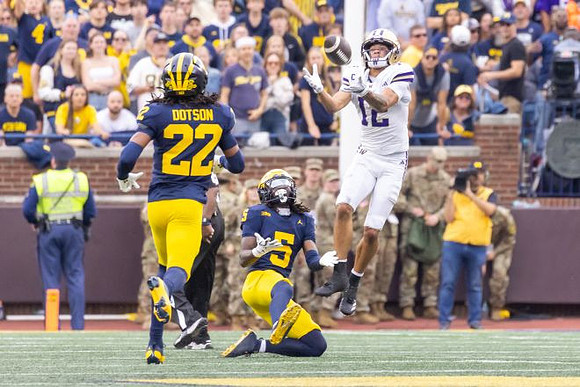 Elijah Dotson (22) and Jacob Oden (5)