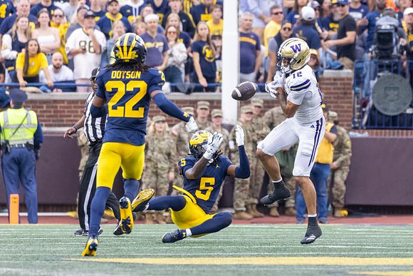 Elijah Dotson (22) and Jacob Oden (5)