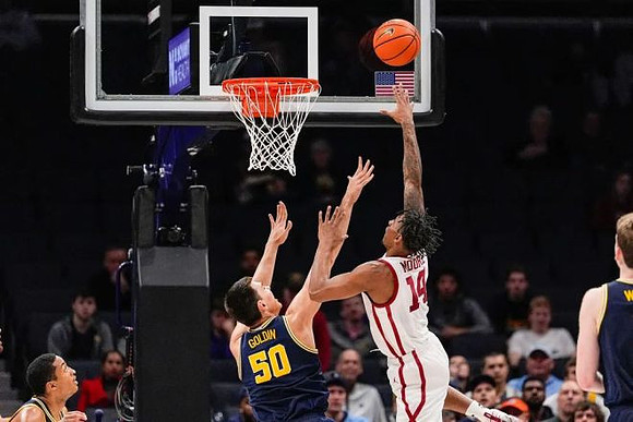 Vladislav Goldin (50), Danny Wolf (1), and Nimari Burnett (4)