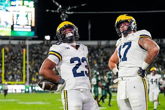 Jordan Marshall (23) and Marlin Klein (17)