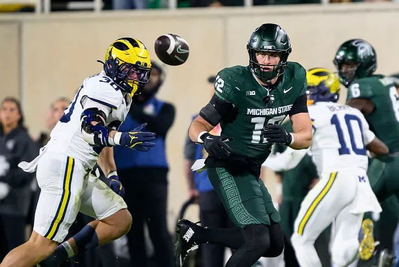 Jimmy Rolder (30) and Zeke Berry (10)