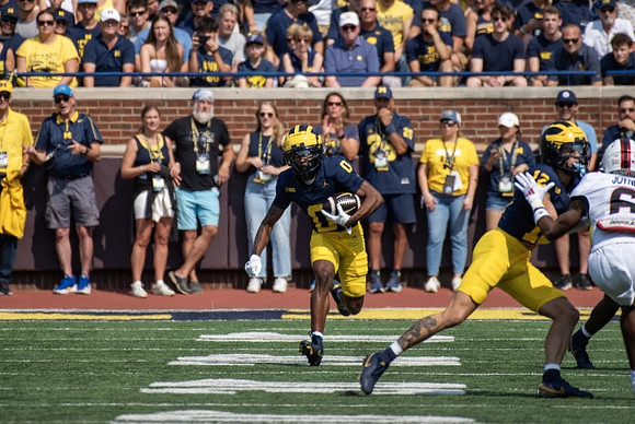 Semaj Morgan (0) and Kendrick Bell (12)