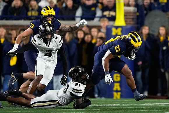Marlin Klein (17) and Jordan Marshall (23)